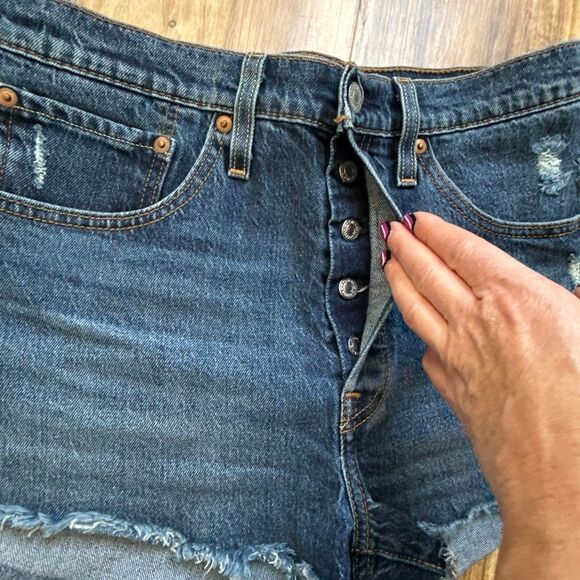 Levi’s 501 Cut Off Denim Shorts Size 30 - Picture 4 of 5